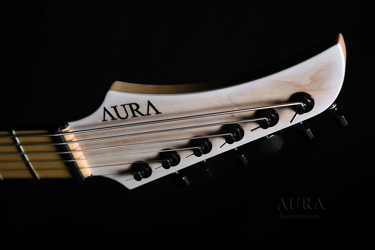 Guitar Aura Baritone Winter detail 6